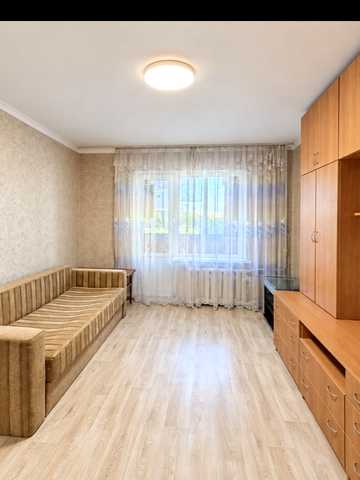 Воскресенська вул., 11