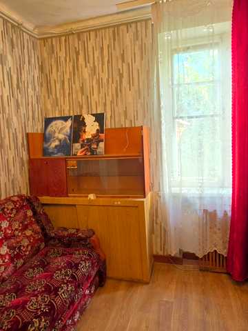Миру вул., 8