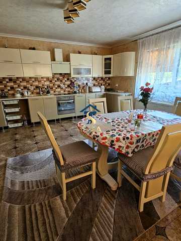 Польова, 73