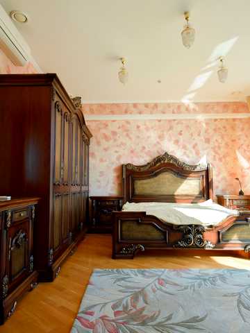 Митрополита Шептицького вул., 6