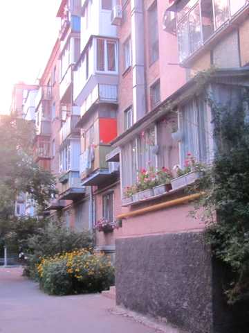 Білоруська вул., 17-В