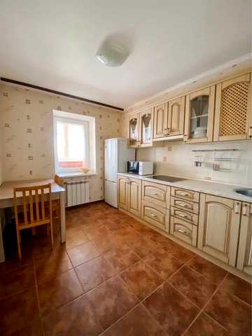 Срібнокільська вул., 20