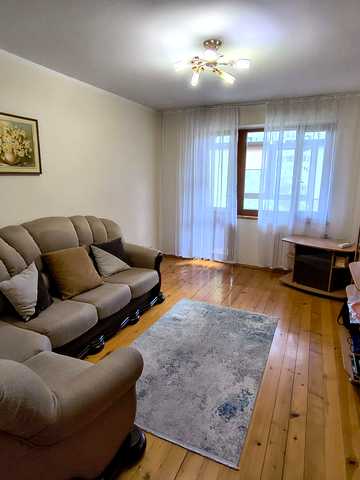 Гната Хоткевича вул., 12