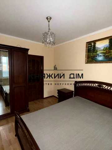Європейського Союзу просп. (Правди), 62-А