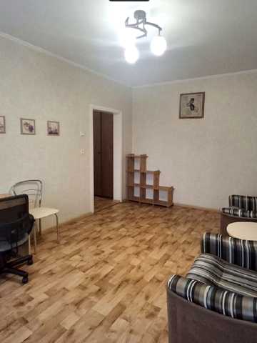 Урлівська вул., 1/8
