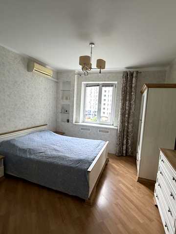 Бориса Гмирі вул., 5
