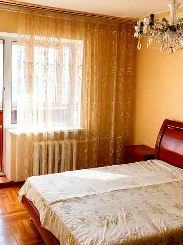 Здолбунівська вул., 3