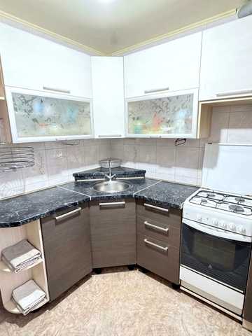 Солідарності вул. (Володимира Ошка), 8