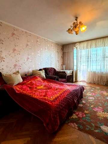 Леоніда Бикова бульв., 7