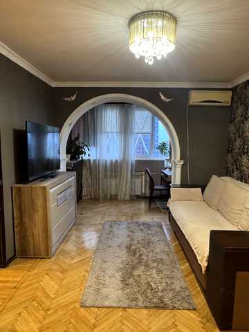 Краснова вул., 12