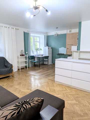 Лесі Українки бульв., 3
