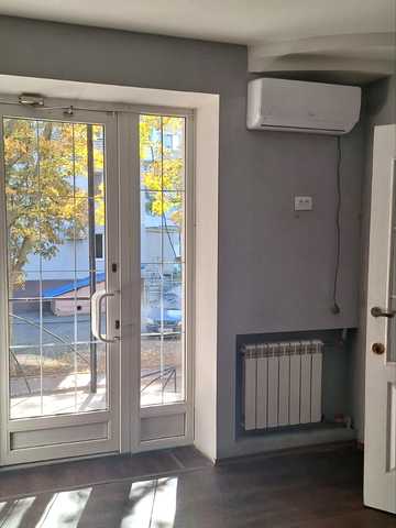 Захисників України вул. (1-го Травня), 7