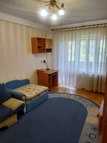 Юності вул., 6