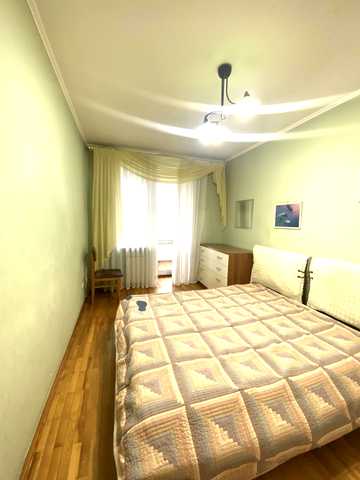 Севастопольська вул., 16