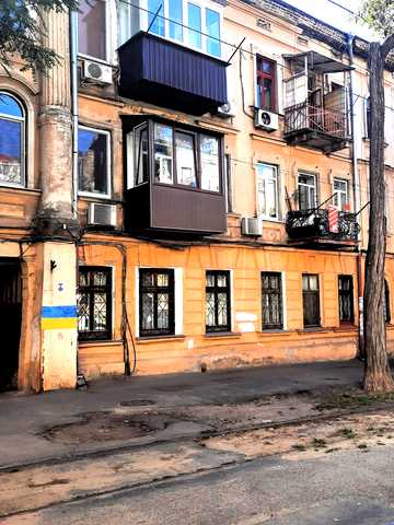 Тараса Кузьміна вул., 25