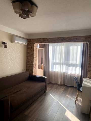 Оболонський просп., 5