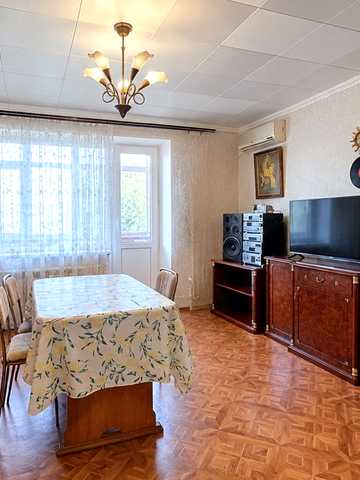 Героїв Прикордонників вул., 4
