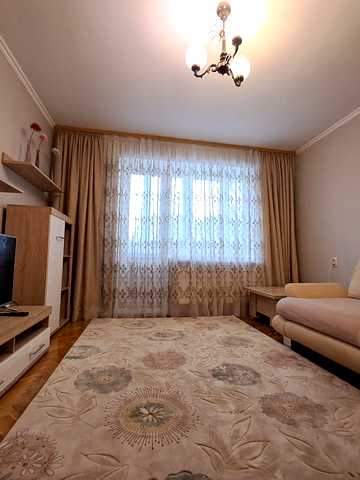 Сергія Корольова вул., 8