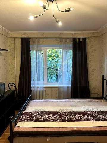 Солом'янська вул., 27