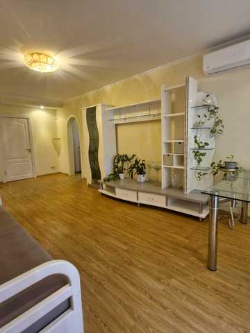 Ореста Васкула вул. (Феодори Пушиної), 8