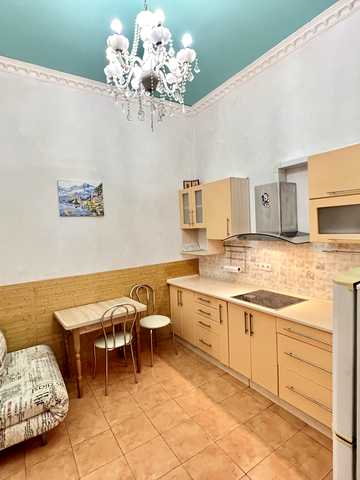 Пироговська вул., 5