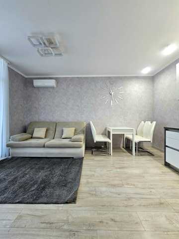Соборності просп. (Возз'єднання), 17 к2