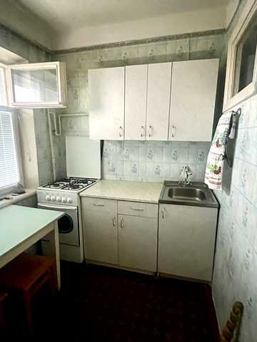 Юрія Шумського вул., 8