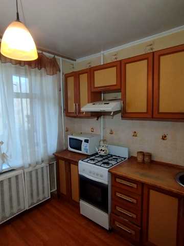 Гоголівська вул., 27