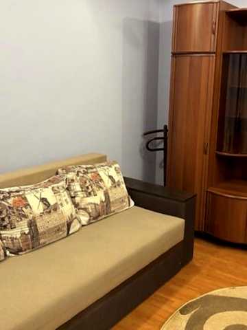 Велика Васильківська вул. (Червоноармійська), 112