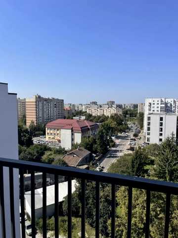 Леоніда Перфецького вул., 2