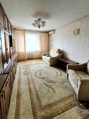 Героїв просп., 4