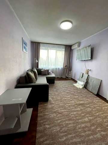 Дарницький бульв., 4
