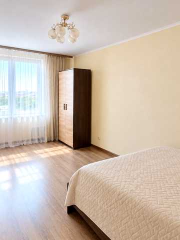 Ентузіастів вул., 13