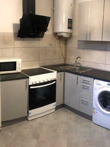 Деміївська вул., 45