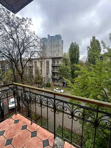 Шовковична вул., 7-А