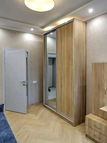 Вишгородська вул., 33