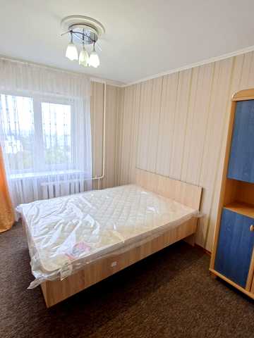 Пасічна вул., 104