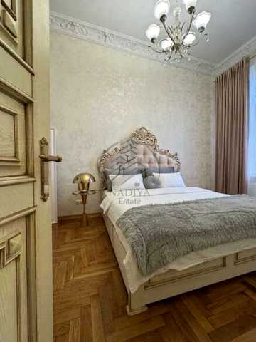 Миколи Гоголя вул., 4
