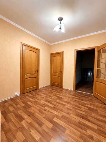 Європейського Союзу просп. (Правди), 4-А