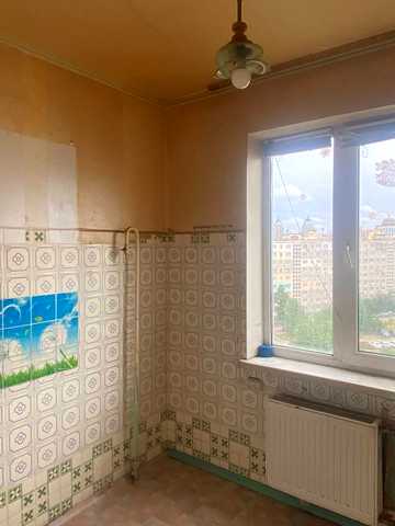 Прирічна вул., 17