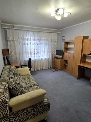 Героїв просп., 46