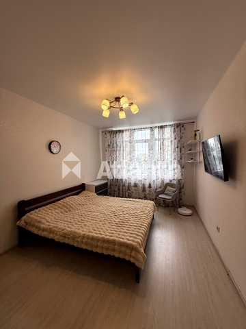 Михайла Грушевського вул., 30г