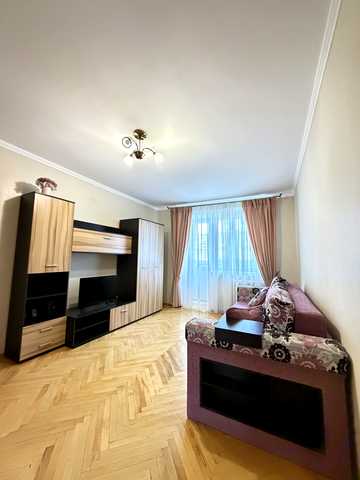 Краківська вул., 18