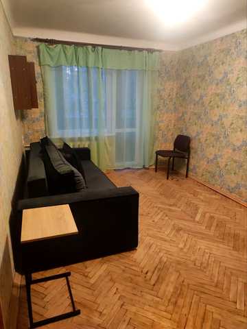 Салютна вул., 19