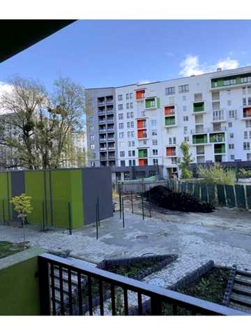 Приозерна вулиця, 42