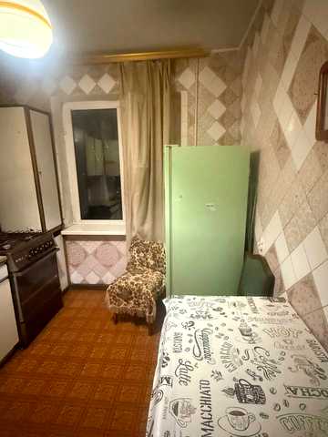 Євгена Чикаленка вул., 60/1