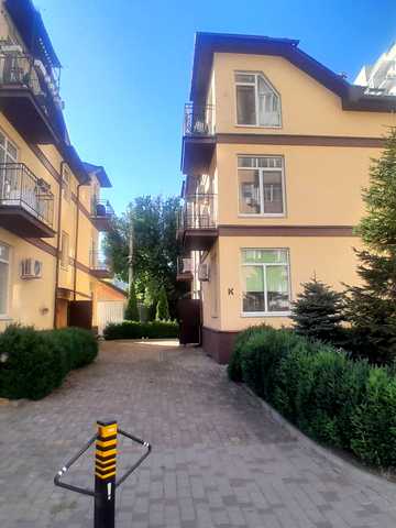 Євгена Чикаленка вул., 43а