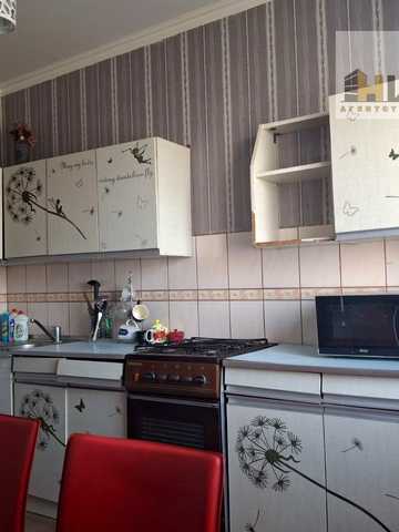 Зестафонська вул., 1