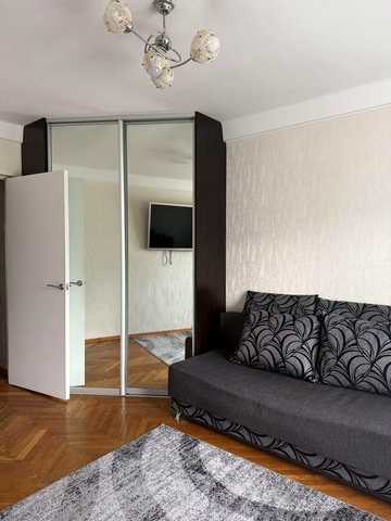 Йорданська вул. (Лайоша Гавро), 22