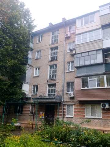 Богдана Хмельницького просп. (Героїв Сталінграда), 10